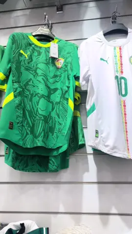 #SenMaillot #PourLeMaillotAuSénégal #MaillotDuJour #FootAuSénégal #FiersDeNosCouleurs  |Supporters     @Barcelona SC  @Boucs Commerçant WURIBA         @Spotify  @Modoubayefall123 @SCTV Sports 