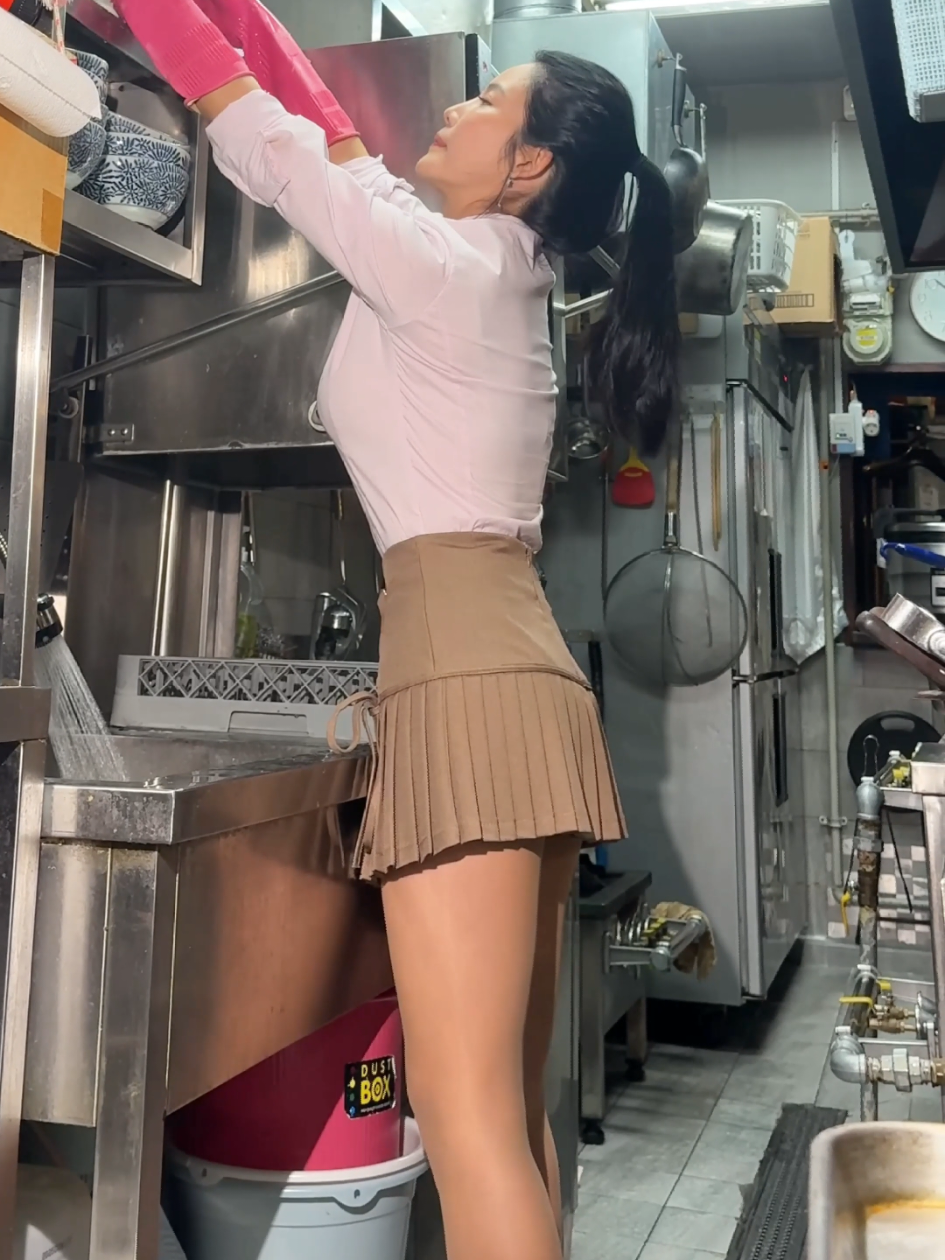 세상에 꽁짜 밥은 없지? 어디서 먹튀를..선 넘네~!! 돈없으면 설거지 실시!! 문정역3번출구 엠스테이트B동 지하1층 EB166호 매일 10:30 ~ 20:50 브레이크타임X #알바 #송파맛집 #추천 #라멘 #문정역맛집 