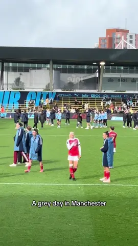 A very wet and windy weekend up in Manchester! Disappointing result but the travelling fans were incredible!!! What a goal from @Chloe Kelly too ❤️🤍 @Arsenal Women @Barclays Women's Super League #awfc #arsenal #wsl #redandwhite #chloekelly 