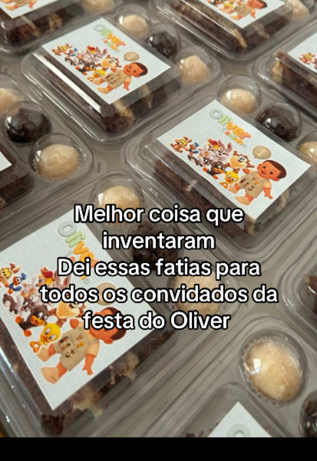 Todas as festas dele vai ter isso agora 😍 #1aninho #lembrancinhas #festade1ano #babylooneytunes #maternidade 