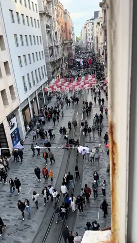 İstiklal caddesi taksim 