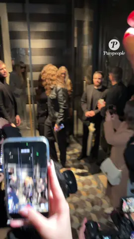 ✨ Toute la famille de Heidi Klum sort du Costes ✨ Moment complice à Paris 🇫🇷✨ : Heidi Klum a été aperçue quittant le restaurant Costes entourée de toute sa famille. Sourires et élégance étaient au rendez-vous pour cette sortie en plein cœur de la Fashion Week 📸. 👉 Vous aimez voir cette famille toujours aussi unie et stylée ? 😍 #Purepeople #Bestimage #HeidiKlum #Costes #Paris    