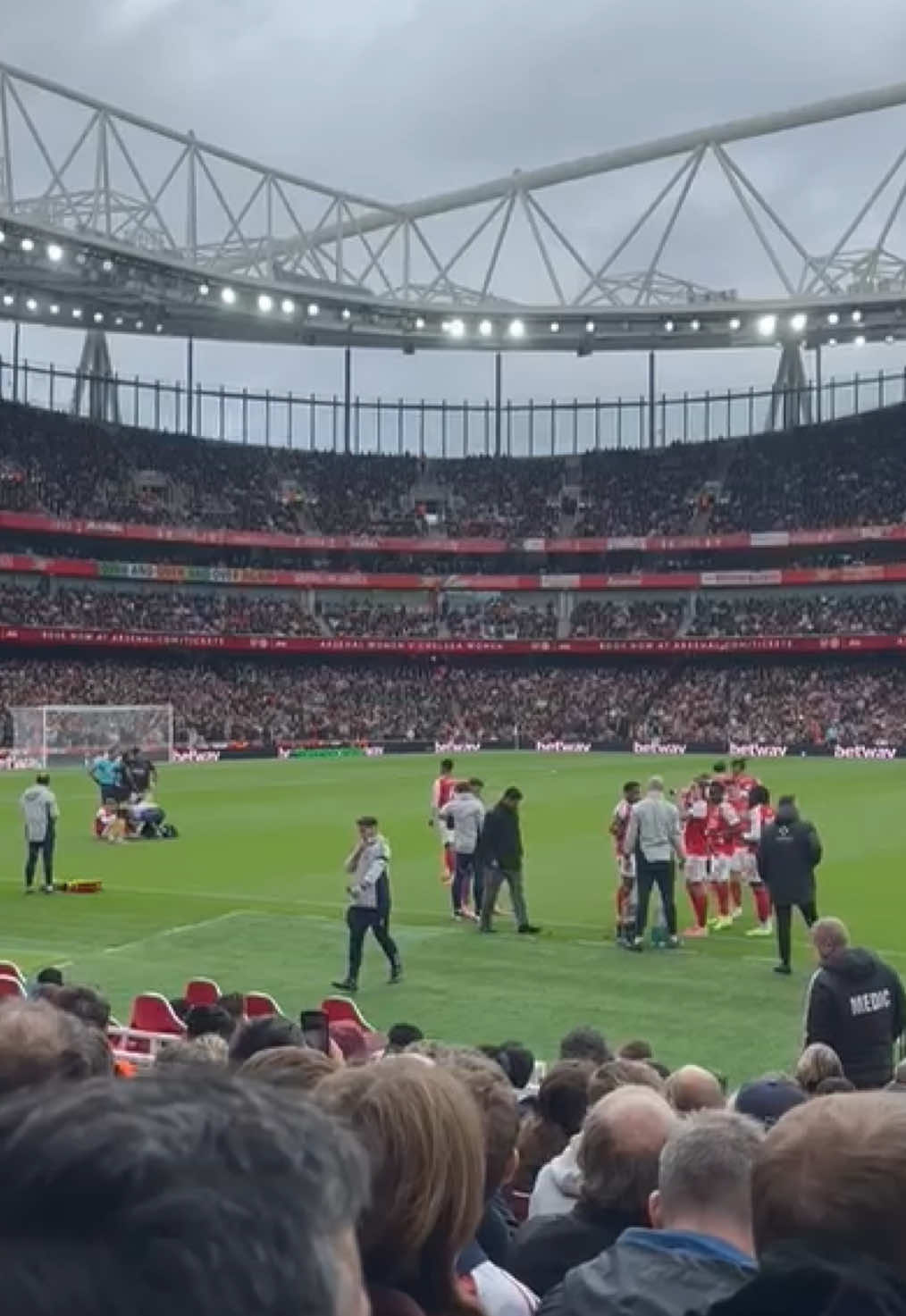 #Arsenal v #WestHam #PremierLeague #MartinOdegaard coming off #injured 