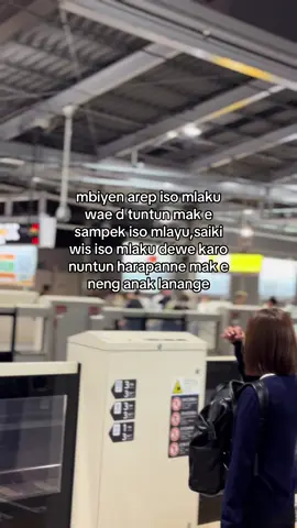Semoga bahu ini selalu di kuatkan