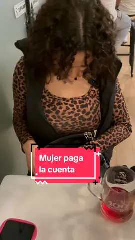 #Viral #factos #peruanoenespaña🇵🇪🇪🇦  españolas pagan la cuenta 🇪🇸🇵🇪@Los cringe del barrio @⚸ 