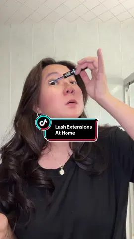 It’s Lash Day 🤗 #athomelashextensions #beautyonabudget #lashextensionsathome #quewell #clusterlashkit 