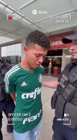 Palmeirense é flagrado e pr&s0 tentando r0ubar a taça de campeão mundial do Flamengo😂 #sora2 #meme #ia #flamengo #palmeiras 