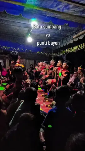 Satu-satunya cara untuk memahami perubahan adalah terjun ke dalamnya, bergerak bersamanya, dan bergabung dalam tarian. #tarisamanacehgayo #taritradisionalgayo #tarisaman #taribines  #pengikut  CapCut 