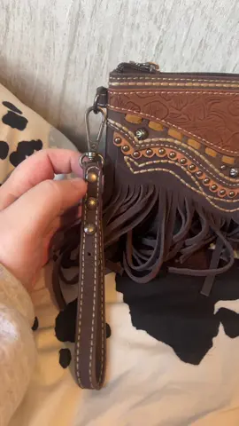 Montana West Fringe Wrislet Wallet, comes with both a crossbody strap & wrislet strap! so cute😍 #falldealsforyou #tiktokshopfinds 