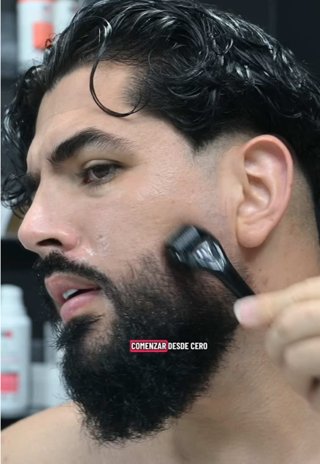 Cómo comenzar a hacer crecer la barba  • dermaroller + tópico y ser constante, muchos se frustran si no consiguen resultados a la semana o al primer mes, cada persona es diferente y un proceso largo o de por vida, es como el gimnasio no se trata de conseguir resultados rápido sino ser constante y saber que a mediano largo plazo mejoraremos mucho y conseguiremos los resultados que buscamos  #barba #barbon #beardgrowth #hairgrowth #nanoxidil 