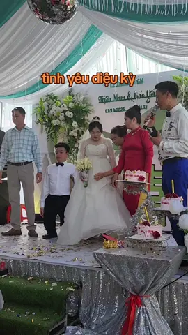 tình yêu diệu kì thả ♡ chúc 2 bạn hạnh phúc đi ạ#tinhyeu #hanhphuc #giadinh #vochong 
