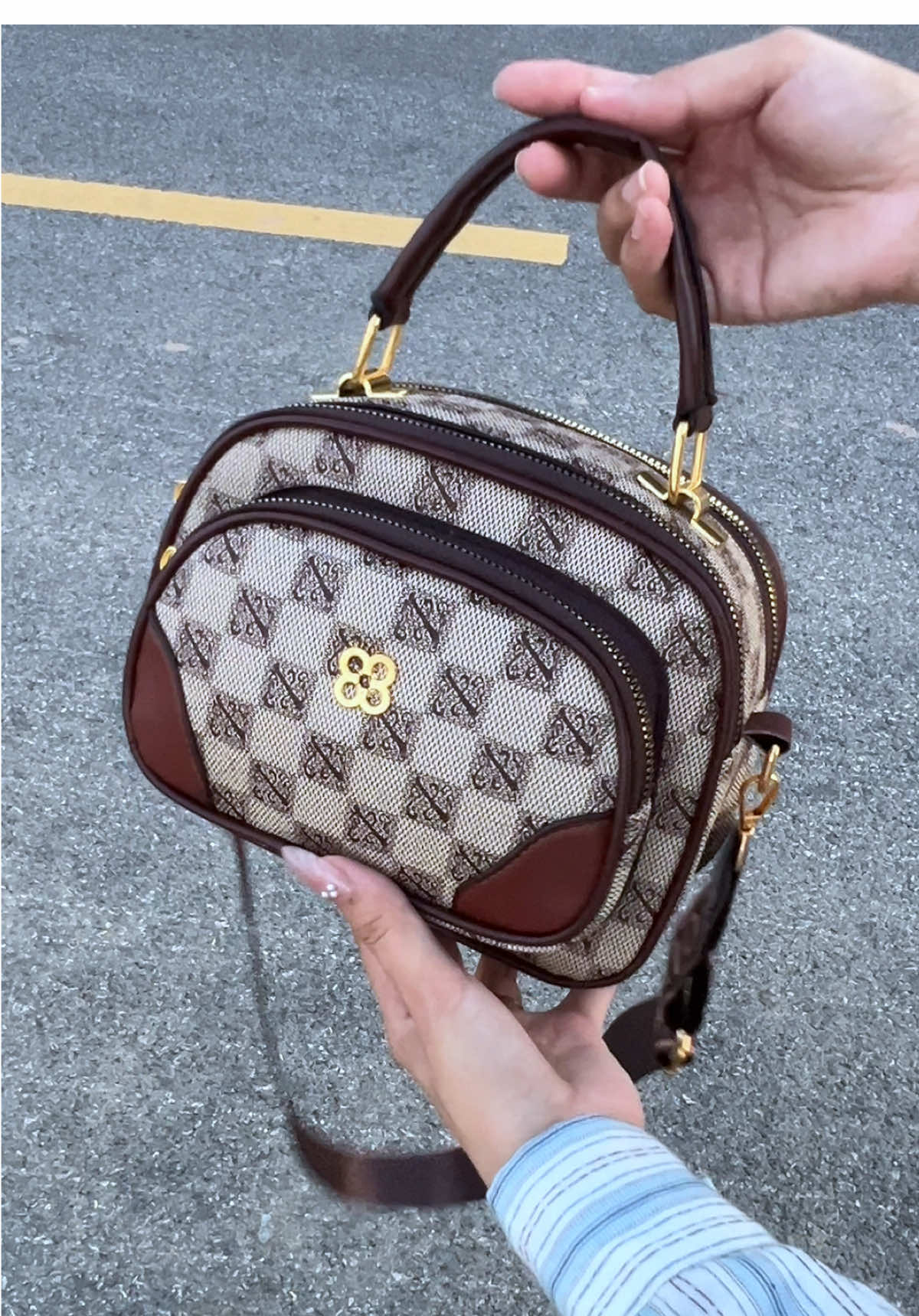 Đẹp quá mấy bà ơi ! Có bằng ly trà sữa thui 🥰#tuixach #tuideocheo #tuixachnu #xuhuong #tranghatay96  @Trang Hà Tây 96  @Trang Hà Tây 96  @Trang Hà Tây 96 