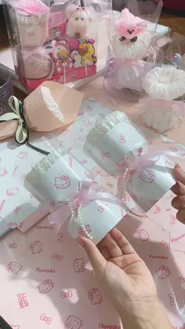 Cách tui làm cốt hoa 1 bông nha mấy bồ.Xinh xẻo và đơn giản lắm nha,bạn nào muốn lấy sỉ cốt này về cắm hoa cho lẹ mà giá hạt dẻ thì ib tiktok tui hoặc liên hệ zép lào ở bio nhoa!! 🤩 #bonghandmade🌷🌻 #hoasapthom #cothoadep #bohoa #quatang 