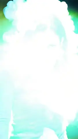 „Halt dein Wort“ - eine Aussage, die mir von klein auf mit an die Hand gegeben wurde. Manchmal frage ich mich bei vielen Menschen, ob es bei Ihnen anders war oder ob sie sich noch nicht daran halten. Vielleicht haben Sie auf Ihren wegen auch festgestellt, dass es viel einfacher ist, das gesprochene Wort vergessen wenn es unbequem wird..ich weiß es nicht. Mir gelingt vielleicht auch nicht immer, aber am Ende des Tages versuche ich, mein Wort zu halten, so gut ich kann. Wie steht ihr dazu? #wirsindviele Euer Chris  Ach ja: der Song „dein Wort“ erscheint auf dem Album Aus Staub und Sünde im November  #Release #musik #rock #Smockman  