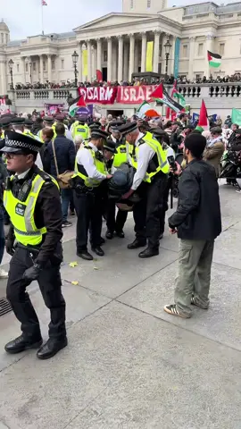 100s of arrest London live  👏🏻👏🏻👏🏻👏🏻👏🏻👏🏻👏🏻👏🏻