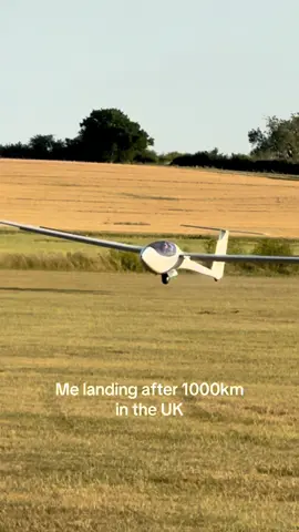 My 1000km landing 🥸 #glider #aviation #planes #gliding 