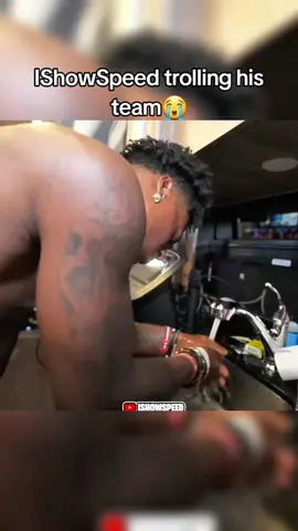 His voice😭😭 #ishowspeed #speed #usatour #security #trolling 
