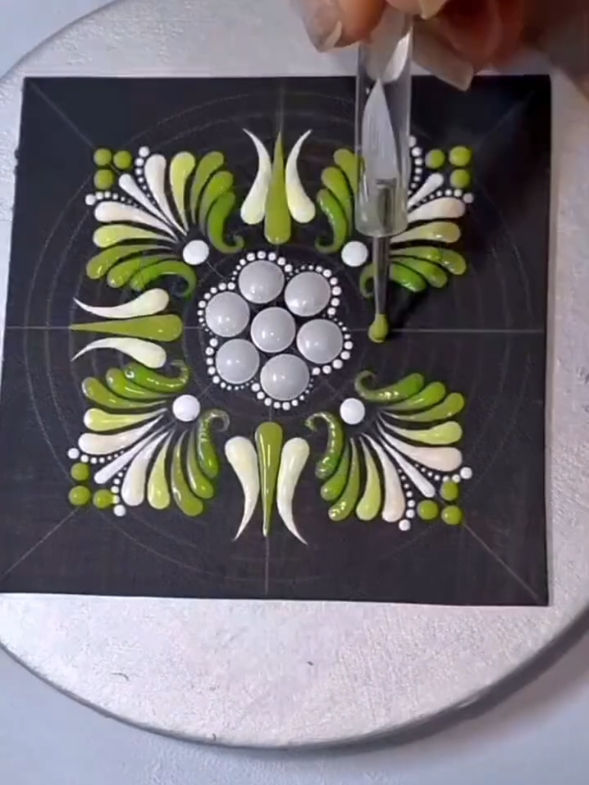 Mandala Patterns 💚🤍💚 #mandala #mandalapattern 