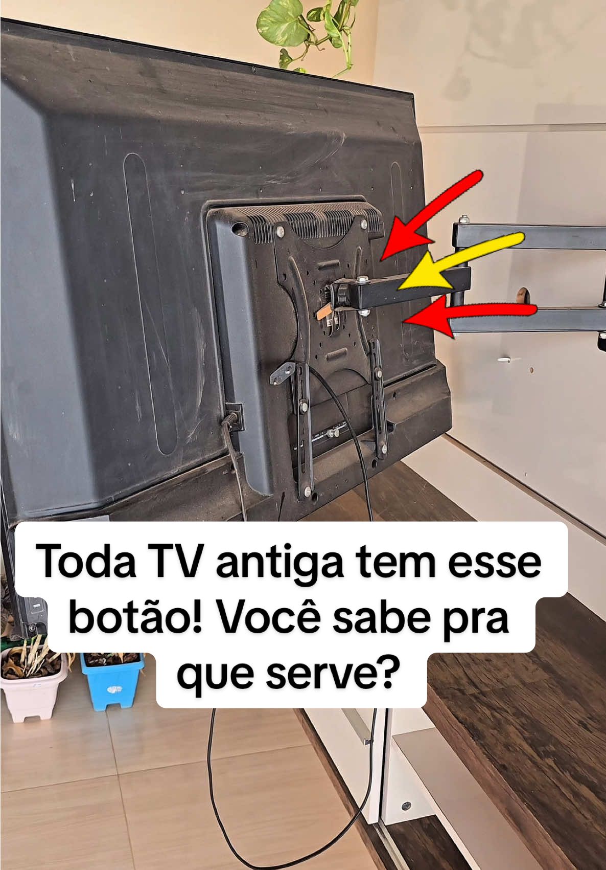 Por que sua TV tem esse botão! Você sabe pra que serve? Olha só isso. #dica #facavcmesmo #tvbox 