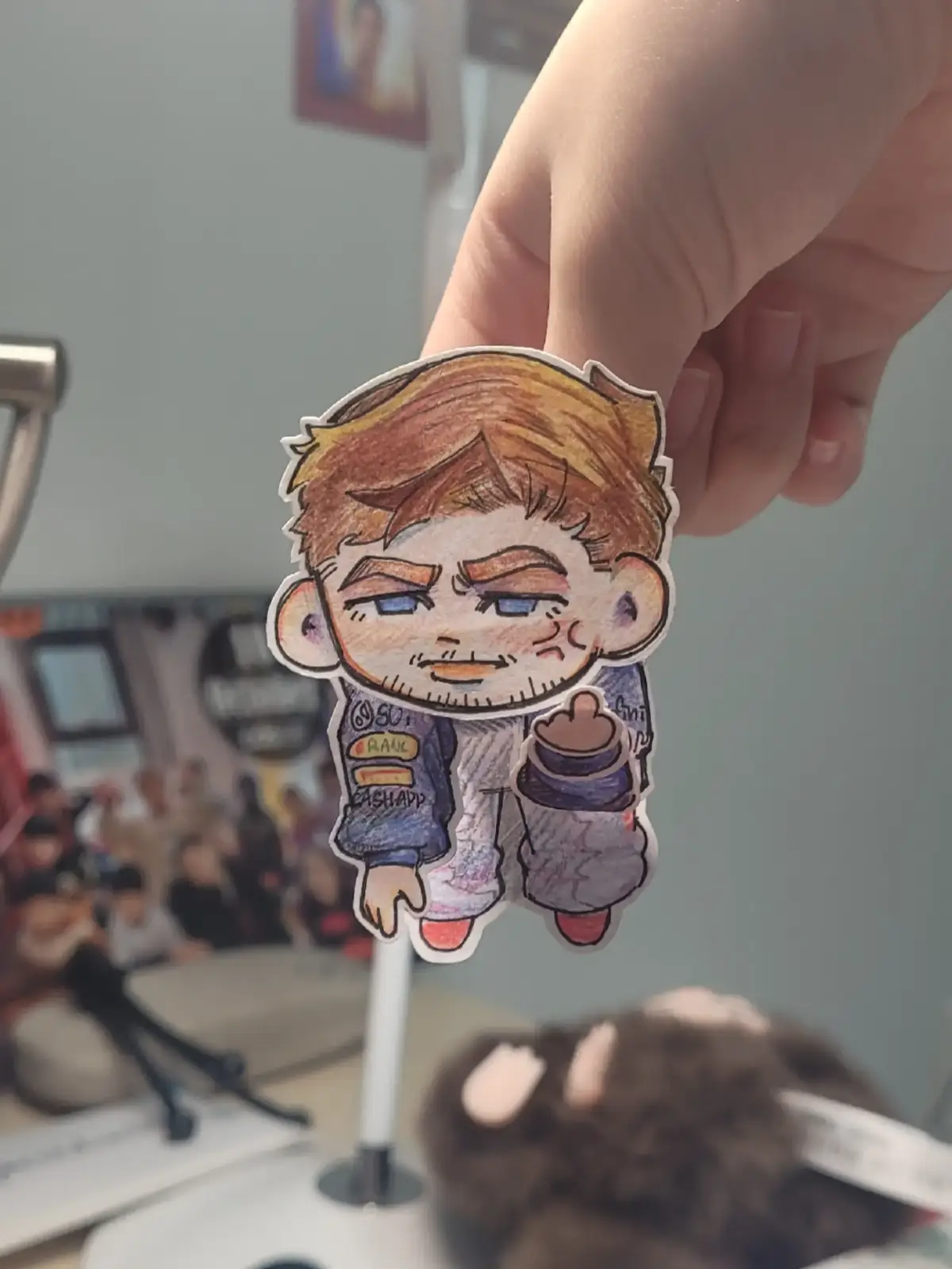 I found him on my table while working... I feel like this little dude doesn't like me🥲 he started to say something in Dutch? I think and it sound angry as hell😞😞 Anyways!! Great qualifying in Singapore to all and congrats to Russell for pole! Tbh I didn't watch FP3 but apparently there was lot of crashes so imma go watch it! 아니;;; 페라리 십 어디감??? 좋았잖아? 왜? 도대체 누가 우리 얘들 기를 죽이는거여...😠😠@lhailey 랜도 어떡하니.... 오스카는 나쁘지 않게 한거같은데😣😣 #maxverstappen #f1 #fyppppppppppppppppppppppp #cute #fanart 