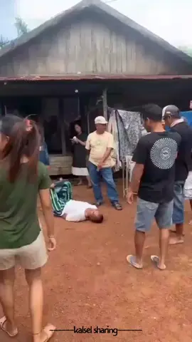 Peristiwa: Seorang dukun berinisial M (atau HM) digerebek warga Desa Jorong, Kabupaten Tanah Laut pada Rabu, 1 Oktober 2025. Asal pelaku: Warga Sungai Danau, Kecamatan Satui, Kabupaten Tanah Bumbu. Korban: Remaja perempuan berusia 15 tahun. Modus:Pelaku berpura-pura ingin mengobati ibu korban yang sedang sakit.la mengatakan bahwa 