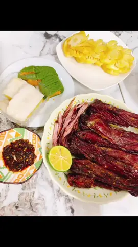 thịt lợn sấy gác bếp