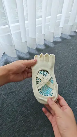 Never slip,just flow!Our grippy Pilates socks hug your feet for ultimate stability.Perfect for mat work&reformer flows!#pilatessocks #gripsocks #GymTok #yoga #fyp