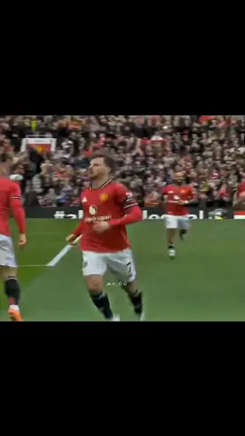Manchester United forever 💪❤️‍🩹🥹#manchesterunitedfans #halamadrid🤍💜 #viewsproblem😔🙏🏻💔 #foryoupage♥️♥️ #fyp 