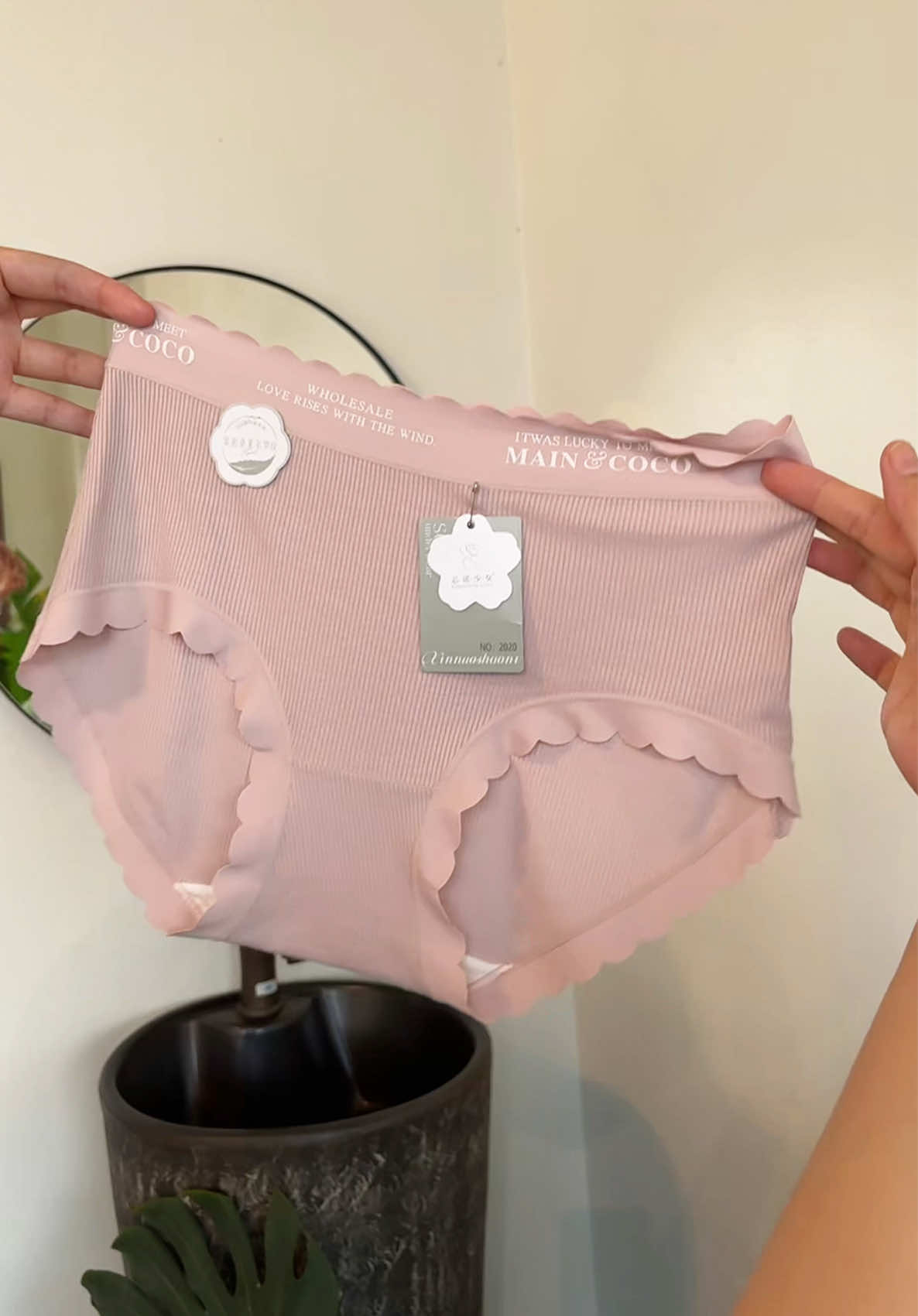 Mẫu quần cotton tăm mềm mỏng mát sẽ khiến chị em mình quay lại mua lần 2.  #noiy #dolot #quanchip #quanchipcotton #quanchipcaocap 