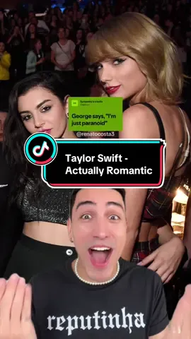 Taylor Swift lançou o novo álbum e a faixa Actually Romantic parece ser um shade direto pra Charli XCX! Segundo Taylor, a música é “sobre perceber que outra pessoa tem um relacionamento unilateral e hostil com você, do qual você não sabia.  Mas aí aceita aquilo como atenção, como carinho… Na verdade, é bem romântico, se você realmente pensar nisso.” E não para por aí: os rumores dizem que a Charli é seus fãs vem soltando indiretas pra Taylor desde 2024, quando lançou ela lançou Sympathy is a Knife. Mas parece que a loirinha ouviu mais alguma coisa que a Charli andou falando pelas costas dela porque essa letra veio bem debochada. E aí, o que vocês acharam desse shade? #TaylorSwift #TheLifeOfAShowgirl 