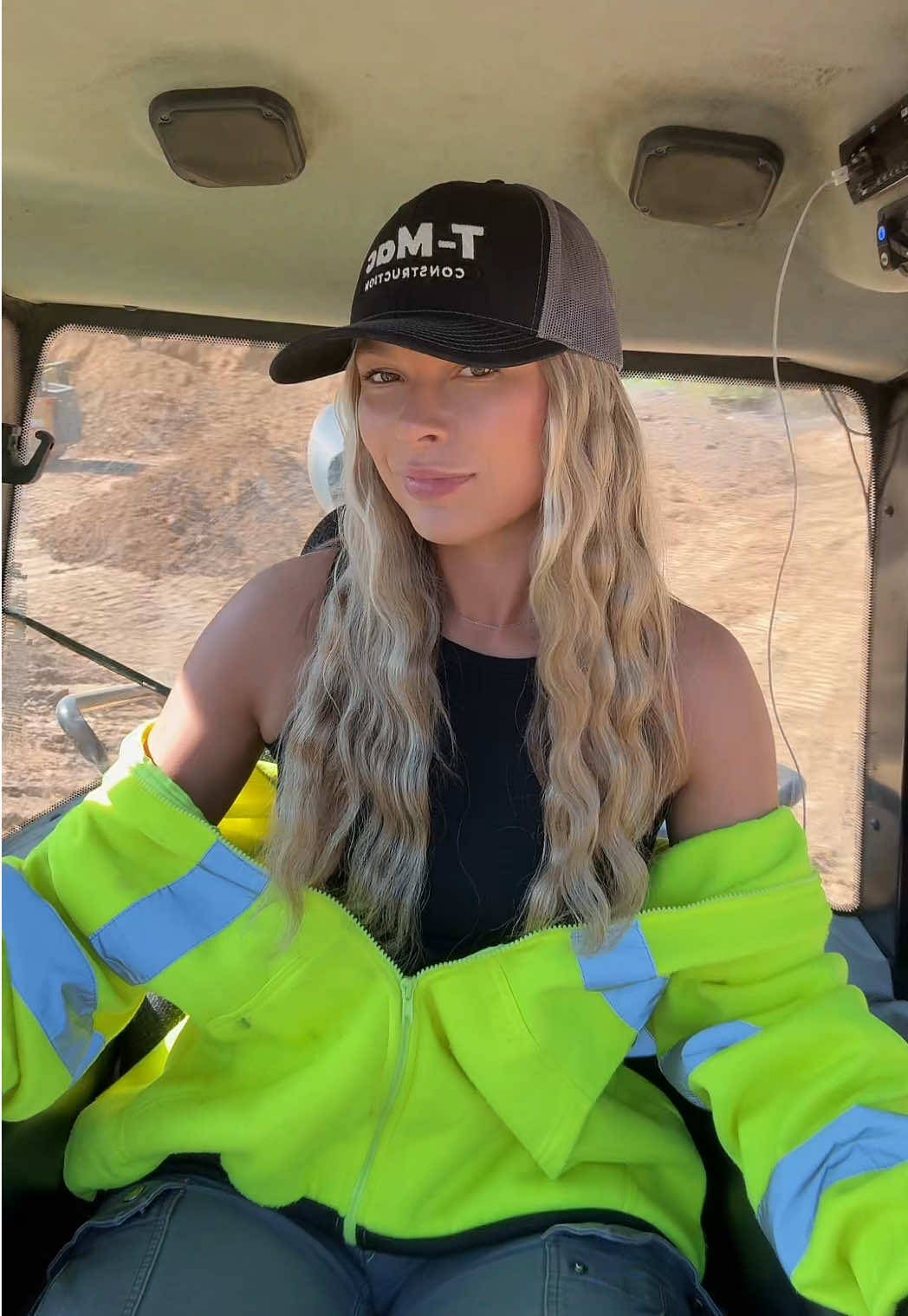I’m getting beat up in this 963😭 #operator #bluecollarfemale 