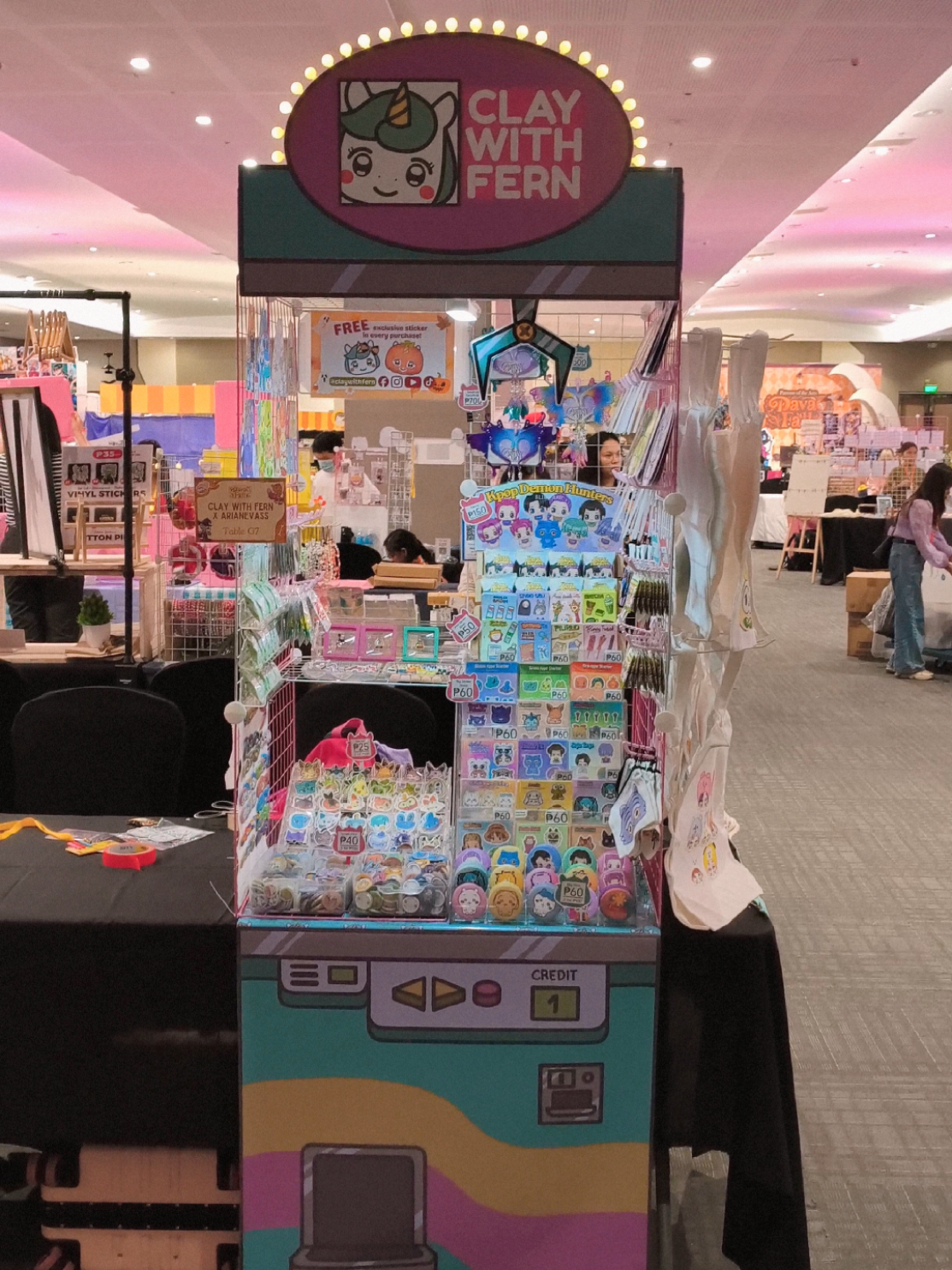My claw machine inspired artist alley booth at PotA Fall Davao! 🍁 #artistalley #patronsofthearts 