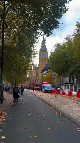 London united kingdom 🇬🇧🥰♥️🥰  #londonactivities , #thingstodoinlondon , #datenightideas , #funinthesite , #creatorsearchinsights 