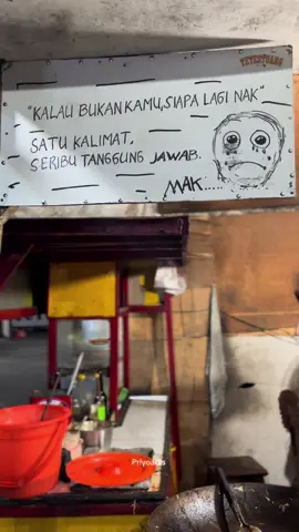 Semangat Cah 🫂. nak gak awakmu seng njunjung Derajate Wong tuomu, Arep njagakne ke sopo maneh. #quotes #katakata #video #beranda #motivasi #selfreminder #capcut #tiktok #fyp #4u #papantulis #foryoupage #kulinertiktok #nganjuk #nganjuk24jam #kulinernganjuk #sukomoro #kuliner 
