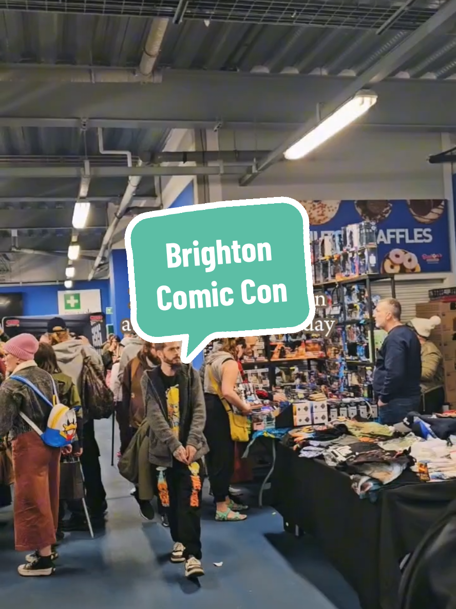 A wonderful afternoon spent at Brighton Comic Con where we looked at interesting merch, 3d prints, D&D dice and pokemon cards. I picked up a couple of Kuromi blind boxes too! 🥰 #comiccon2025 #winterexpat #comiccon #brightoncomiccon 