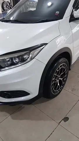 HR-V GANTI VELG RACING HSR LPS RING 18 BLACK POLISH.. #rajawaliautogallery #hondahrv #hrv #hsroriginal  #tokovelgmobil 