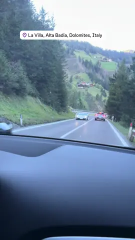 Full house 🇮🇹📍#viral #tiktok #lamborghini #dolomites 