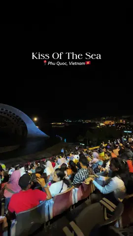 Me: “Syg, can we go to Phu Quoc? there have castle, fireworks, shows..and cheap I think 🤭” ♥️: “OK” #phuquocisland #fyp #phuquocvietnam🇻🇳 #kissofthesea 