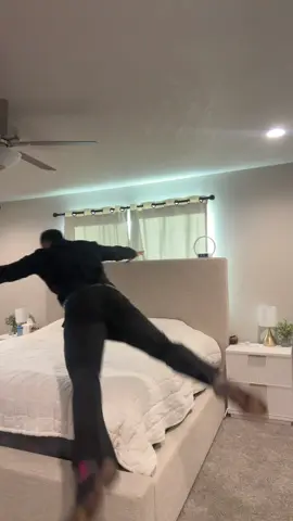 Preparado para cualquier situación. Seguridad personal para el novio 😎 #boda #outfit 