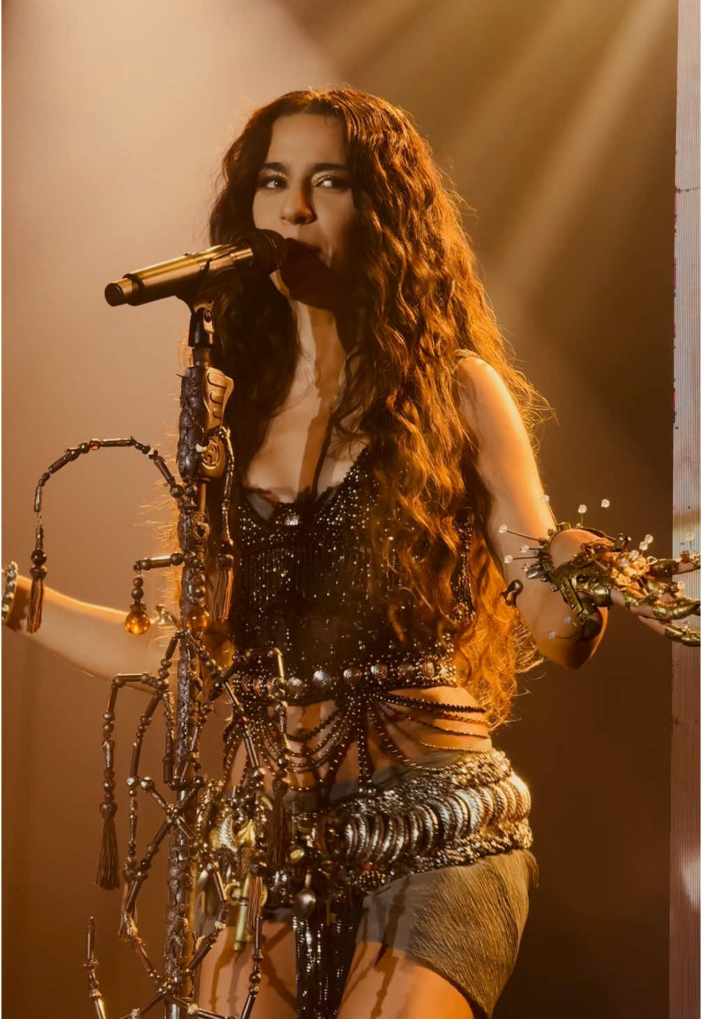 #NumaIlha ao vivo tem tantas camadas. impossível não ficar hipnotizado! 🦋😮‍💨✨🍃🏝️🌅  #MarinaSena #CoisasNaturais #fy 