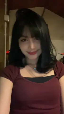 do u have a girl? i dont see a ring on your finger👀