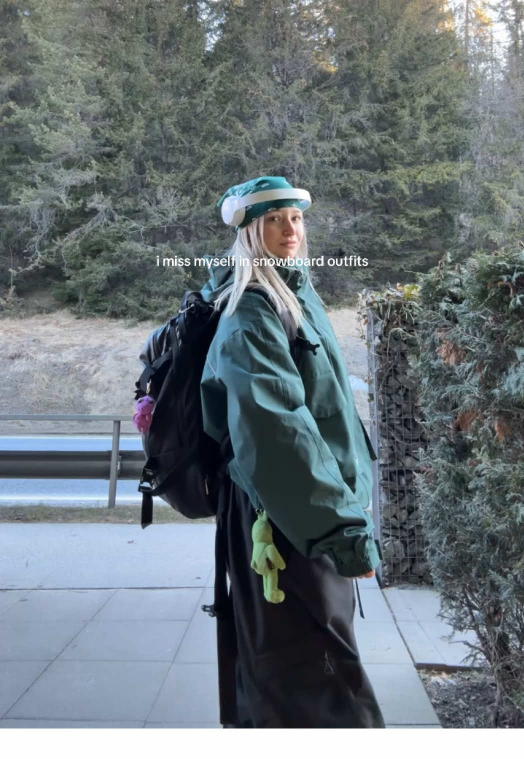 soon soon soon #winteroutfit #snowboarding #skifashion #fitcheck 