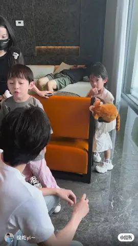 Sắp đến giờ gặp mặt rồi~ Xin chào, cảnh quay của Cao Lạc Lạc và Đậu Phộng Nhỏ. Sắp đến ngày chúng ta gặp nhau rồi phải không? Cre: on vid #DauPhongNho #CaoLacLac #ABODesire #ThèmMuốn #Desiretheseries 