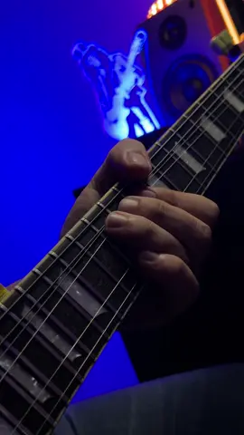 “I thank Slash for putting his heart into this” 🎸🎩 #guitartok #slash #slashedit #gunsnroses🌹🔫 