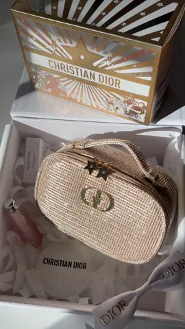 Dior ✨ . . #diorholiday #diorholiday2025 #dior #diorbeauty #diorpouch 
