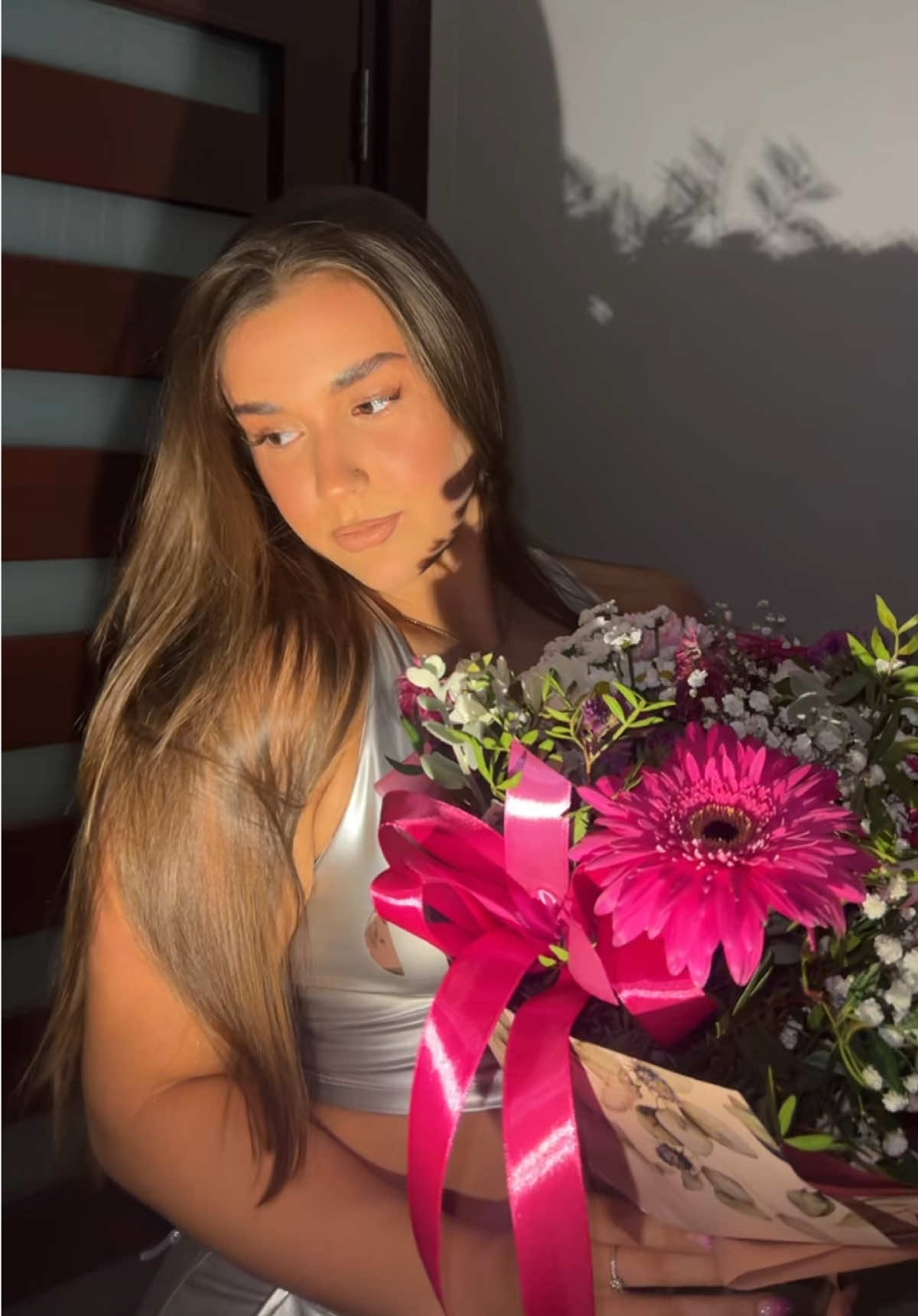 Piękny bukiecik dostałam 💐🩷 #brunette #flowers 