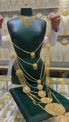 هذا الي يرضي غرور الانثى😍❤️‍🔥#ذهب #مجوهرات #مهنا_العتيبي #لكزس #النسيم 