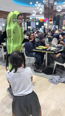 I didn’t expect it to end like that I was just a pickle dancing with my lil companion 🤣