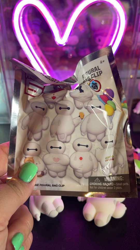 Big hero 6 Baymax figural bag clips! #baymax #bighero6 #disney #disneyplus #blindbag 