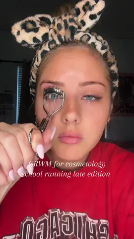 light makeup todayyyyy!! happy saturday 🫶 #grwm #fyp #makeup #cosmetologystudent #cosmetologyschool 